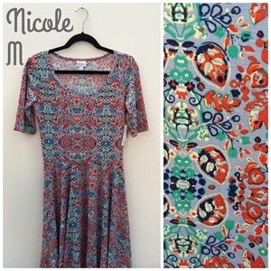 Medium LuLaRoe Nicole Dress New